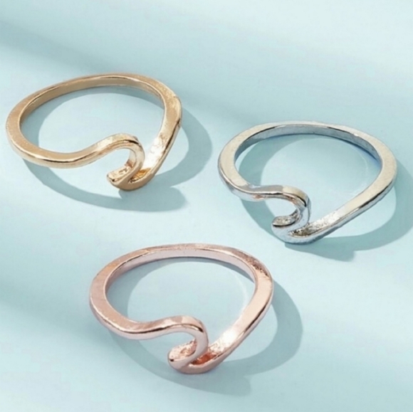 SALE Rose Gold Wave Ring - Picture 3 of 3